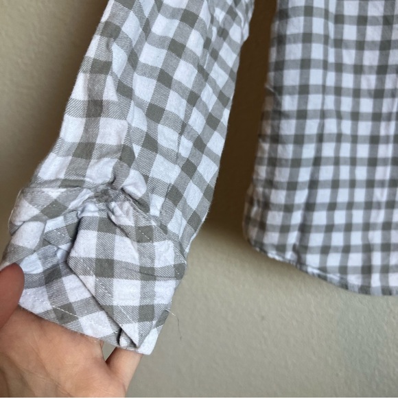 CHAPS Grey & White Flannel Plaid Button-Down Shirt – Size Medium - Picture 5 of 7